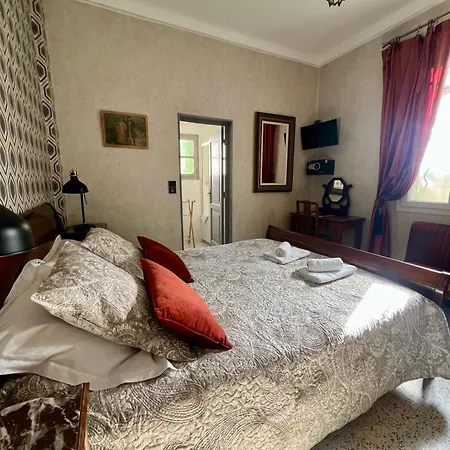 Le Ponteil 2* Антиб